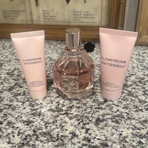 Viktor & Rolf Flowerbomb Perfume Body Lotion & Body Cream